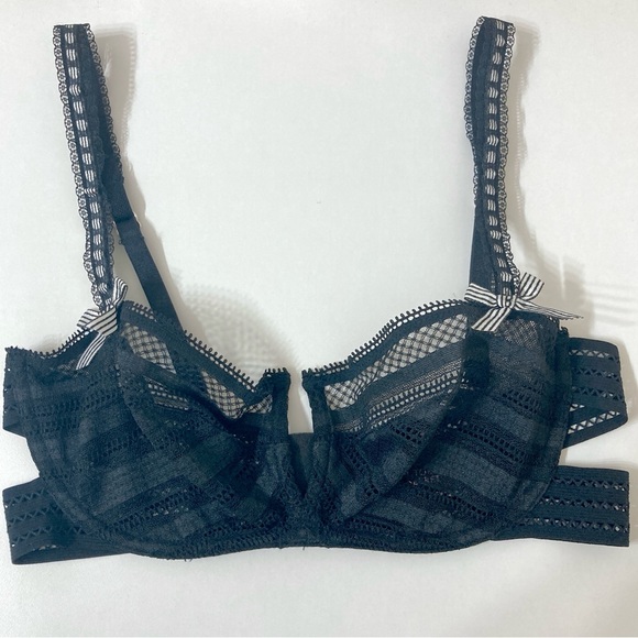 Victoria’s Secret Black Sheer Lace Plunge Unlined Underwire Bra 32C Coquette - Picture 2 of 11